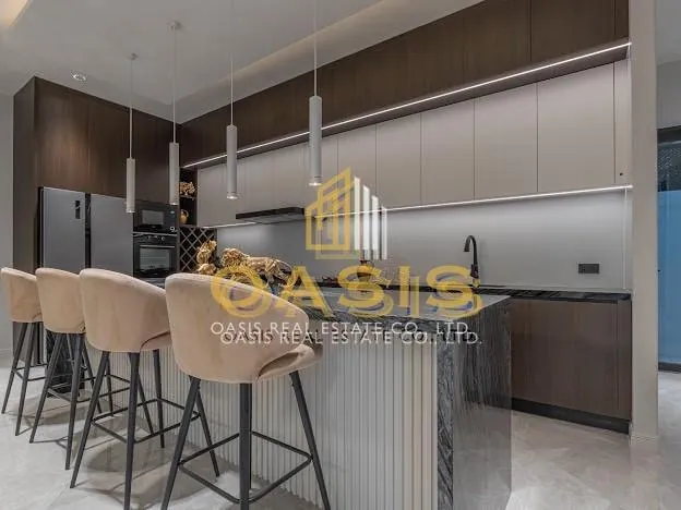 Two Luxurious Pool Villas located in the heart of Pattaya, Theprasit