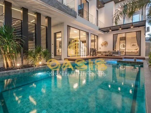 Two Luxurious Pool Villas located in the heart of Pattaya, Theprasit