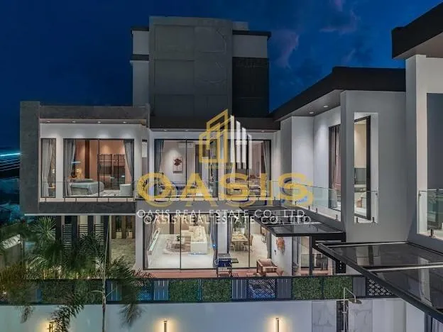 Two Luxurious Pool Villas located in the heart of Pattaya, Theprasit