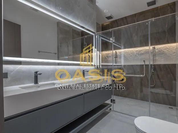 Two Luxurious Pool Villas located in the heart of Pattaya, Theprasit