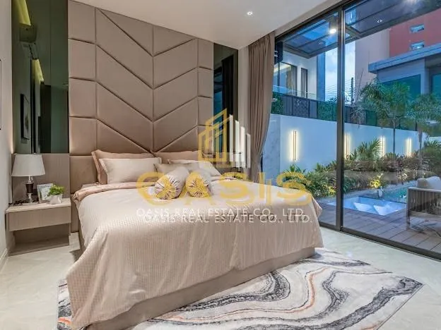 Two Luxurious Pool Villas located in the heart of Pattaya, Theprasit