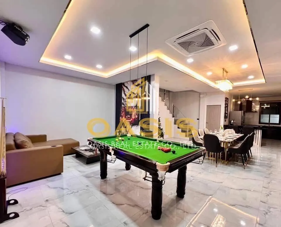 Luxury Pool villa for sale in Na Jomtien