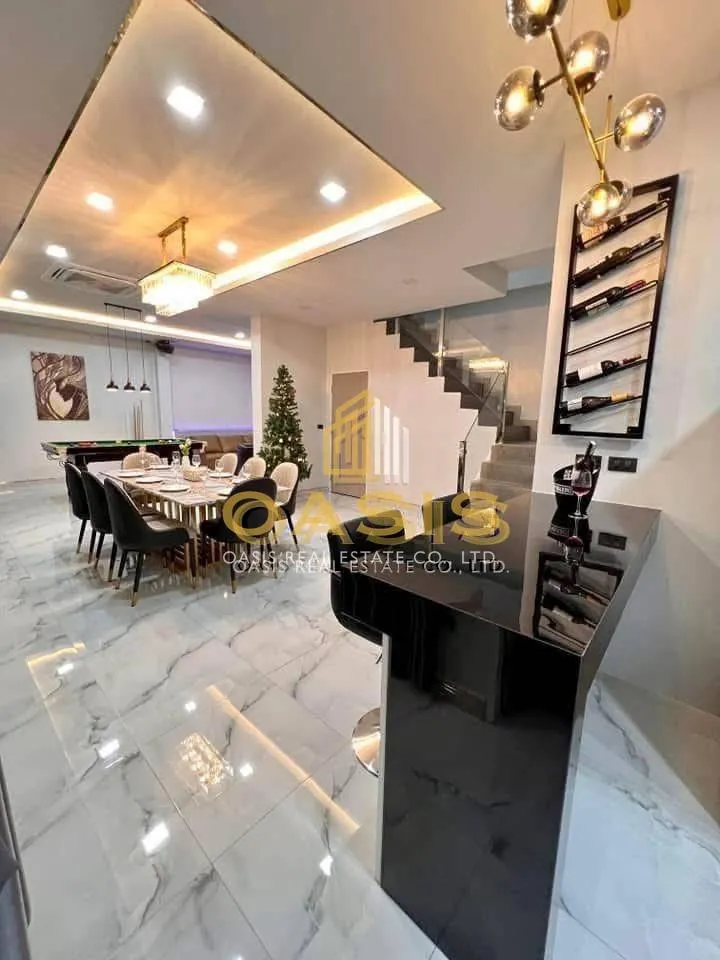 Luxury Pool villa for sale in Na Jomtien