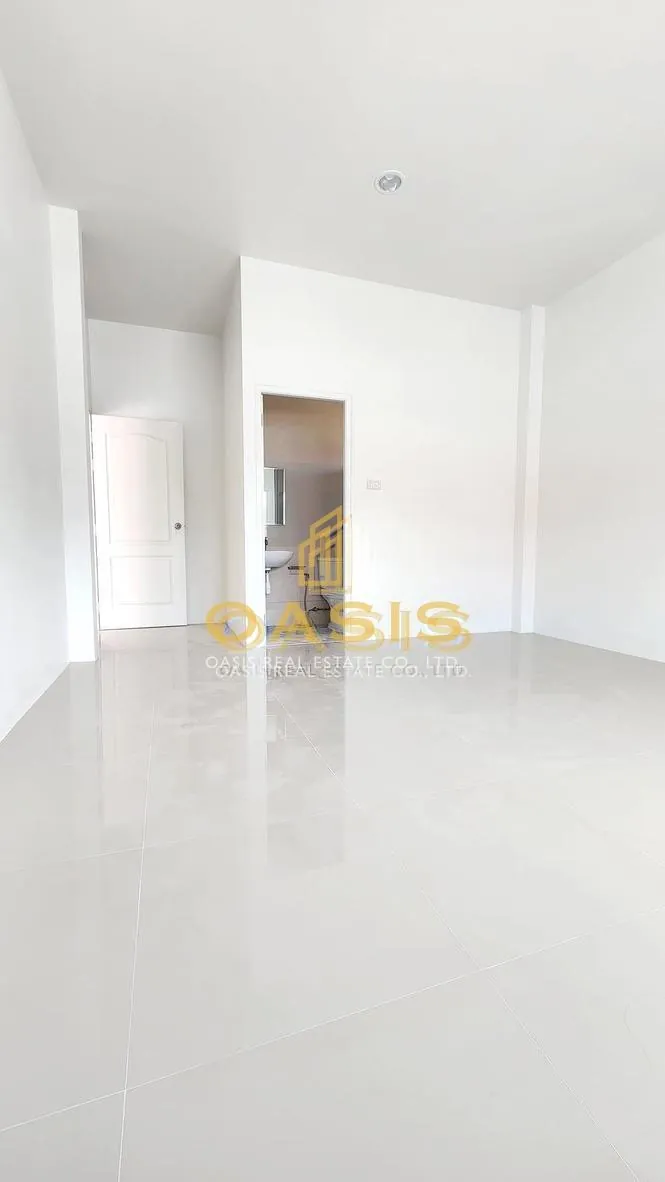 Spacious Single House with 3-Car Parking on 50 sq.wah Land