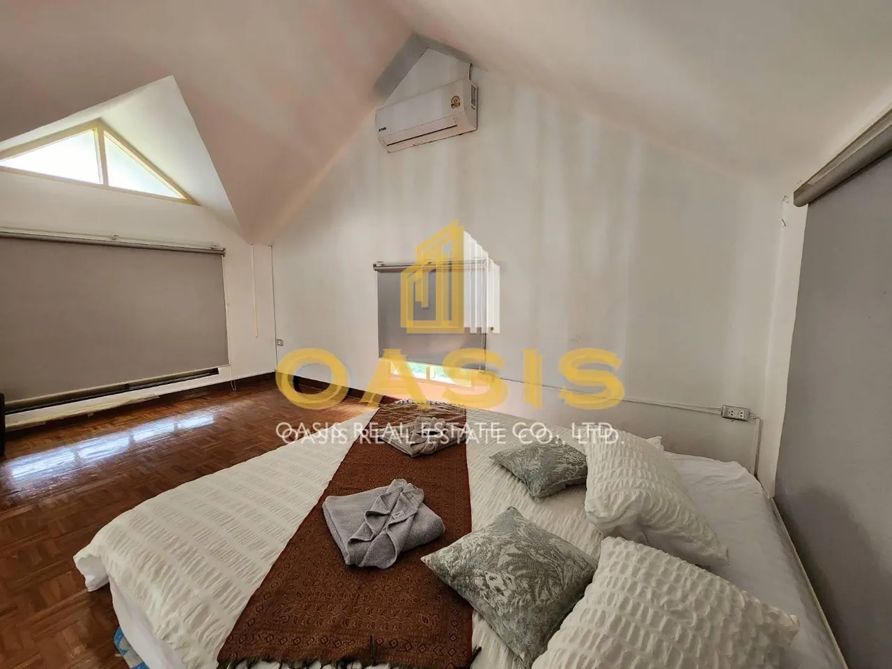 Hot Deal Pool Villa Compound in central Pattaya