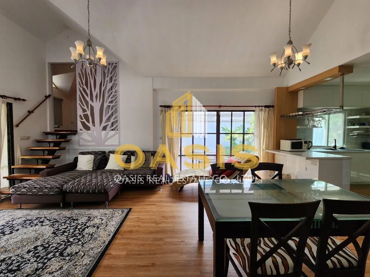 Hot Deal Pool Villa Compound in central Pattaya