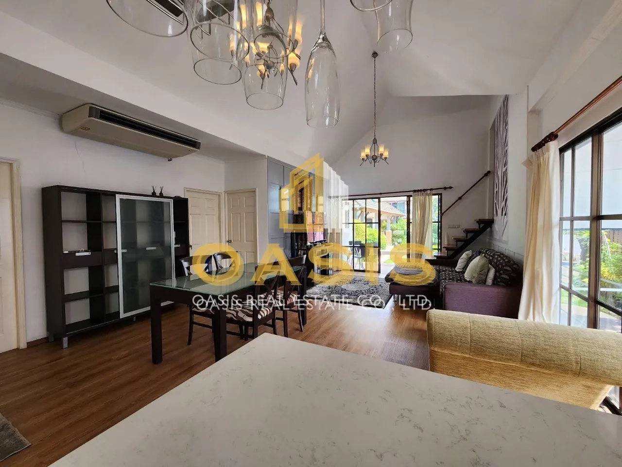 Hot Deal Pool Villa Compound in central Pattaya