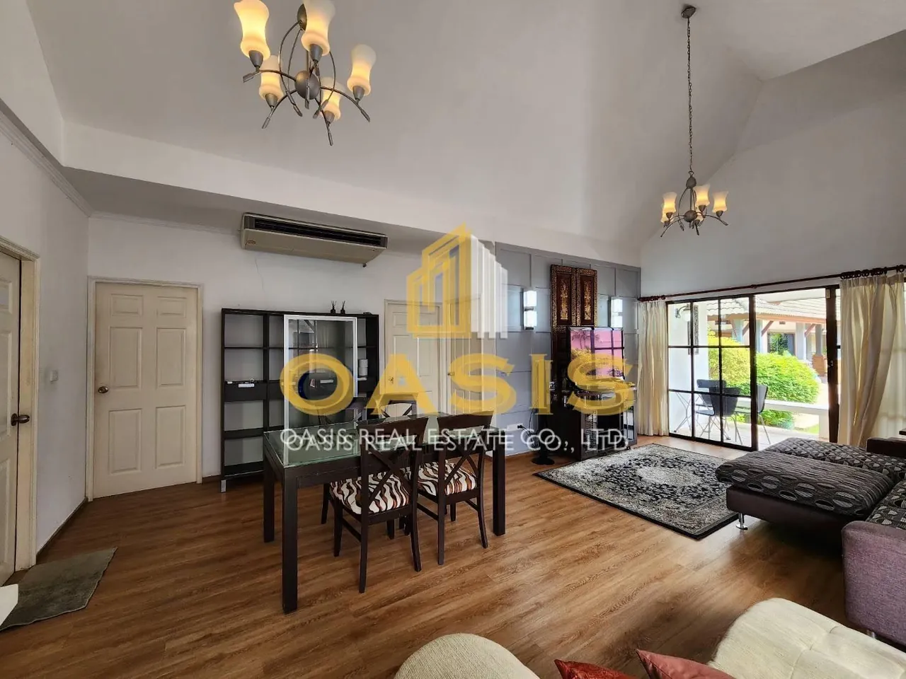 Hot Deal Pool Villa Compound in central Pattaya