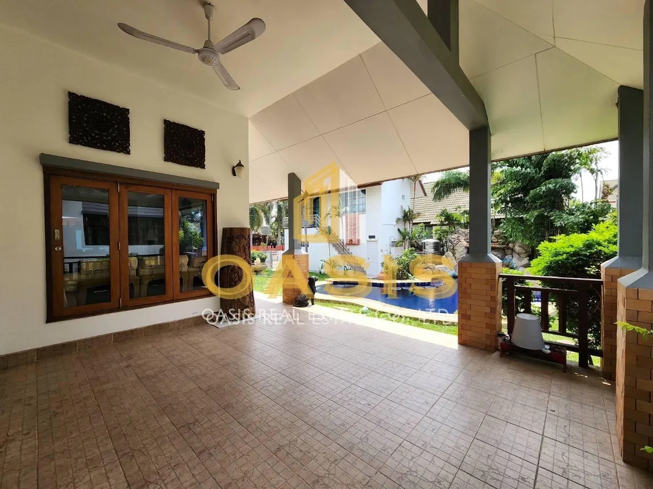 Hot Deal Pool Villa Compound in central Pattaya