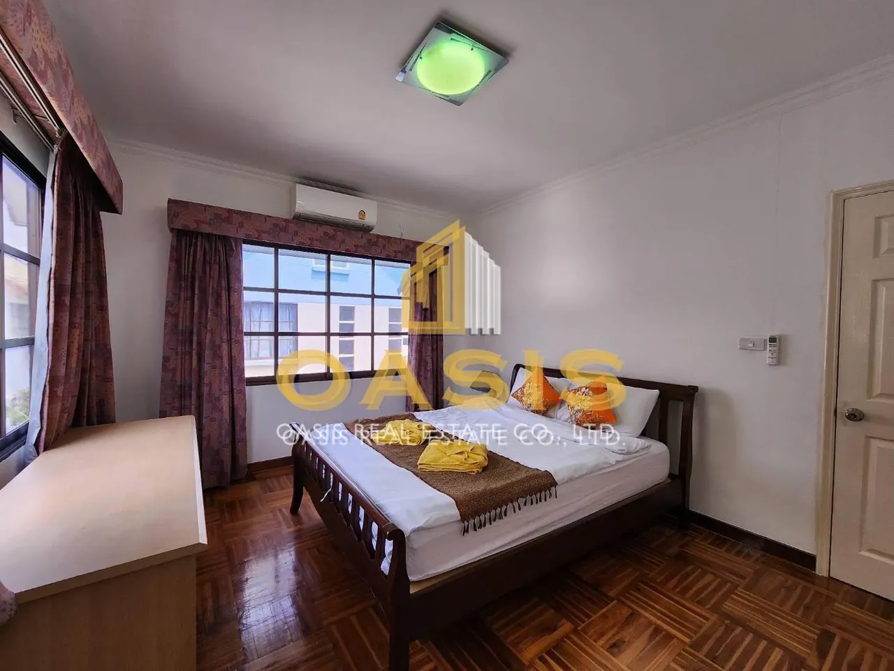 Hot Deal Pool Villa Compound in central Pattaya