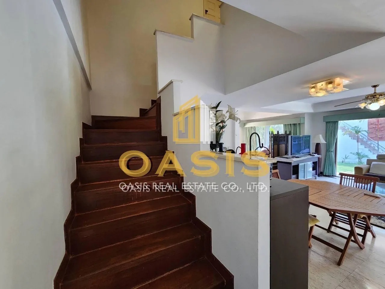 Hot Deal Pool Villa Compound in central Pattaya
