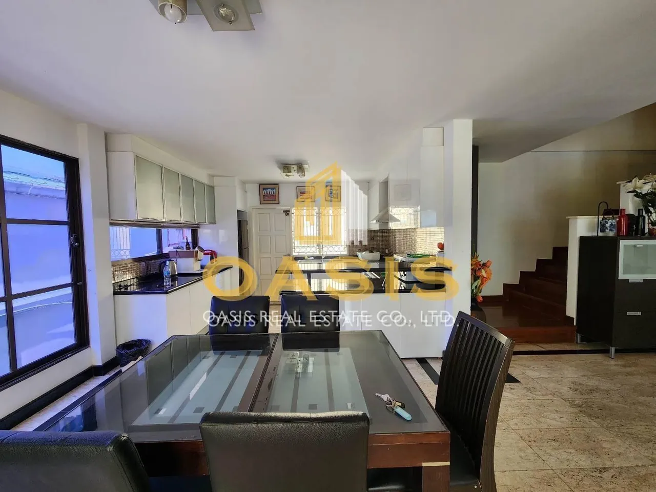 Hot Deal Pool Villa Compound in central Pattaya