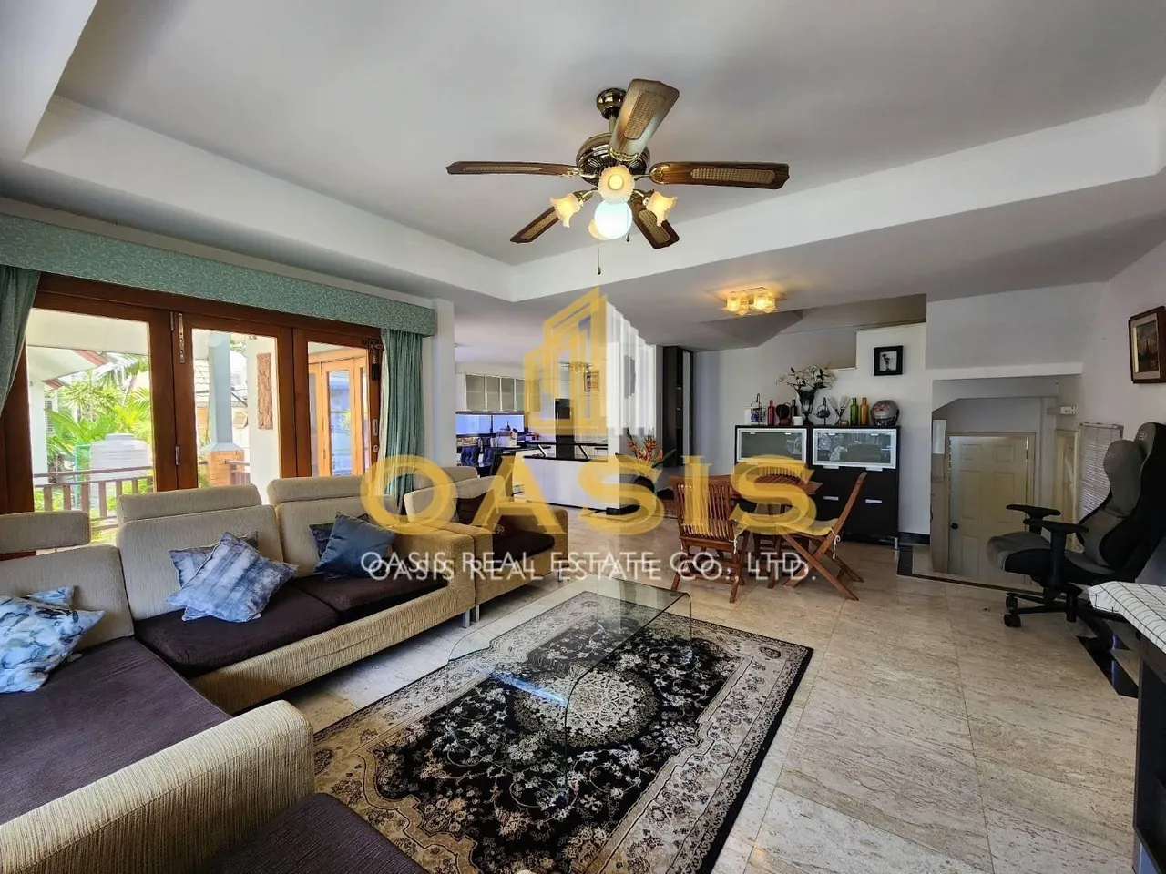 Hot Deal Pool Villa Compound in central Pattaya