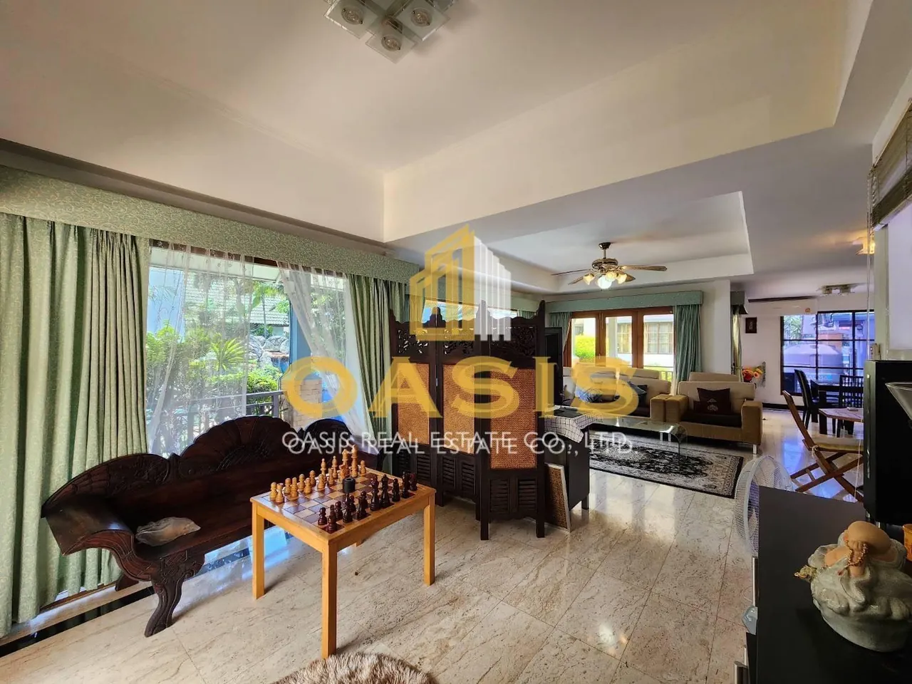 Hot Deal Pool Villa Compound in central Pattaya