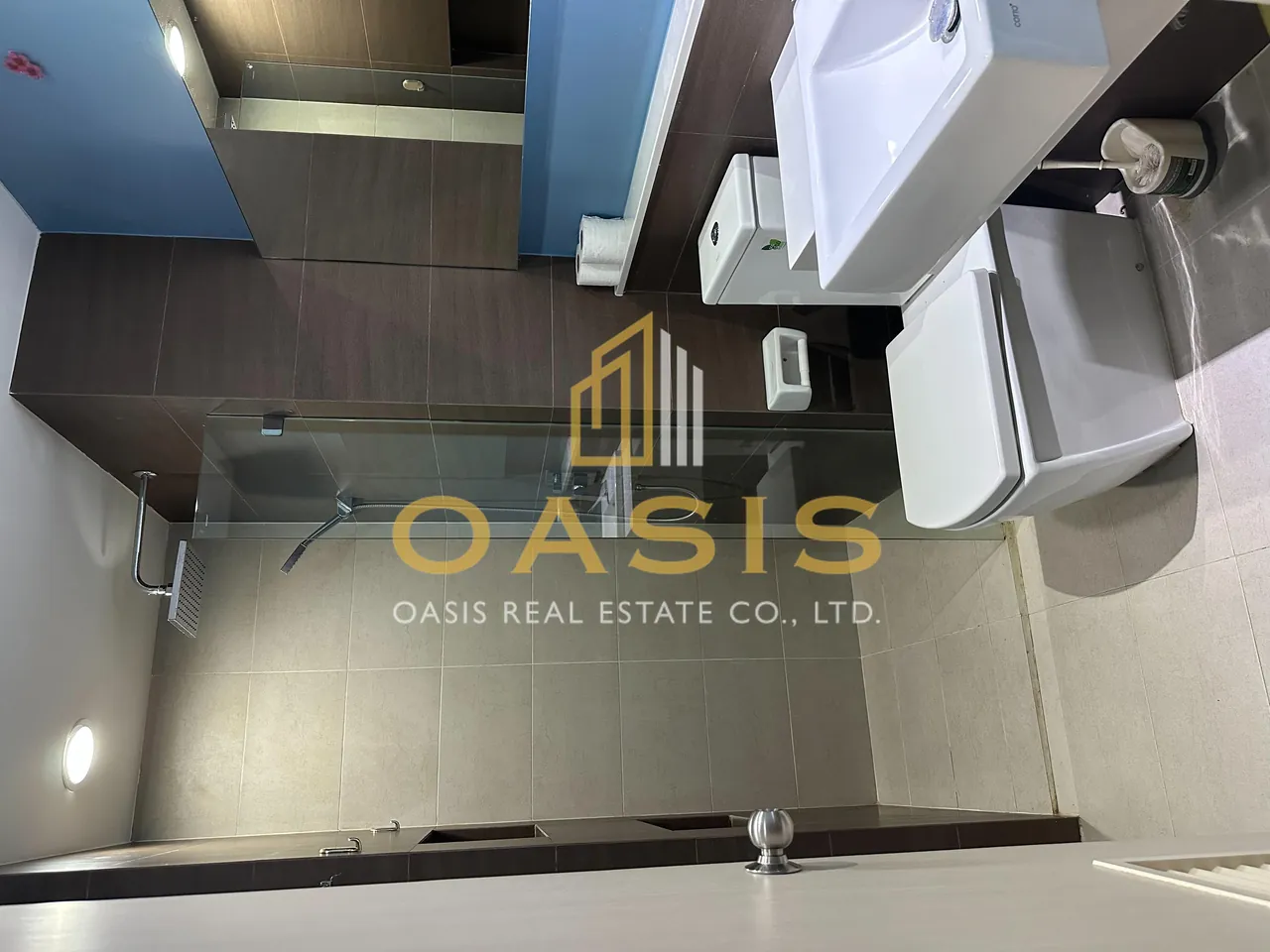 Acqua Condominium – Pool Access Unit for Sale