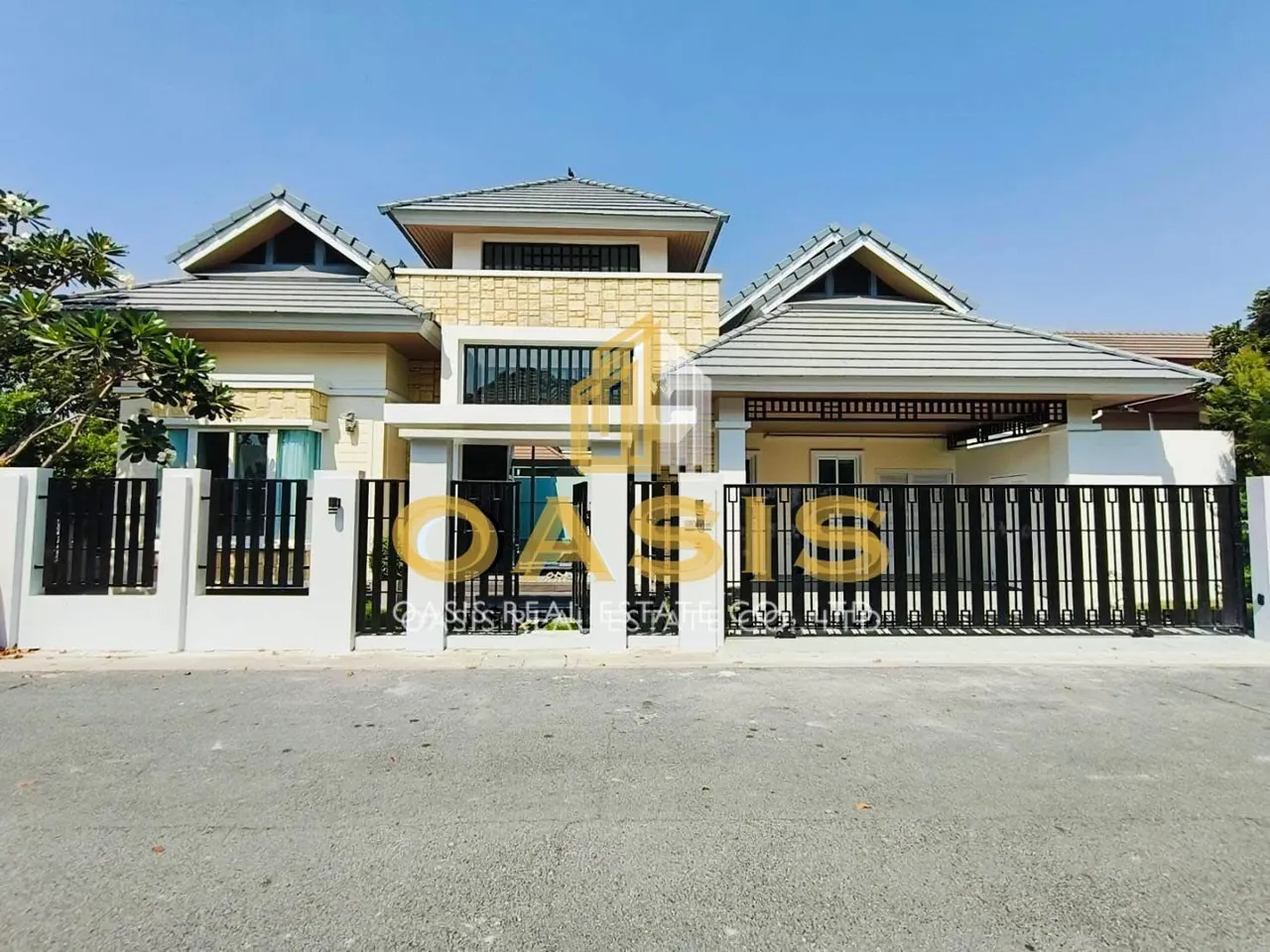 Luxury House for Sale in Baan Sirisa 16