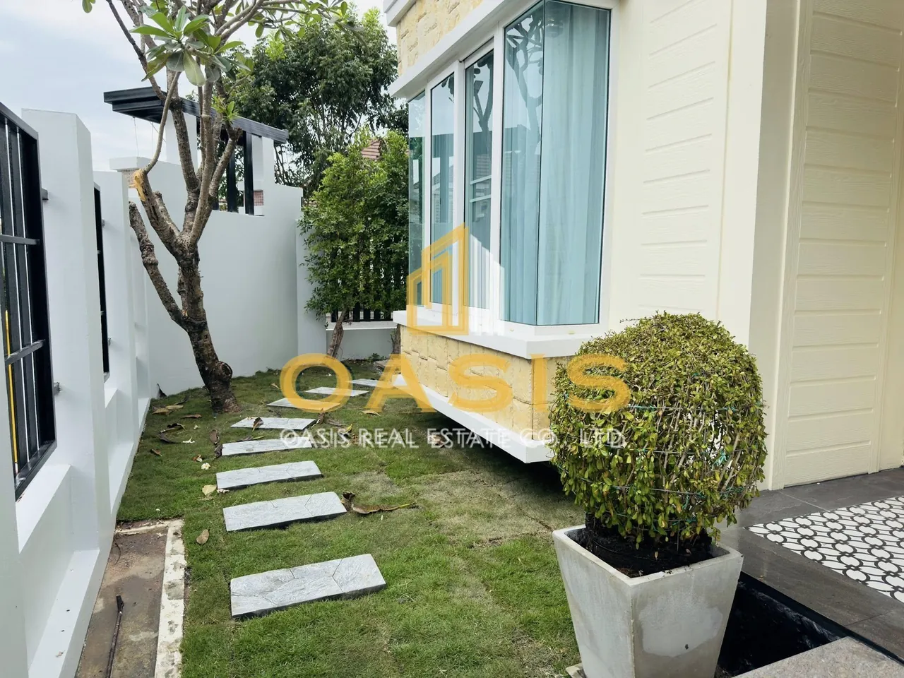 Luxury House for Sale in Baan Sirisa 16