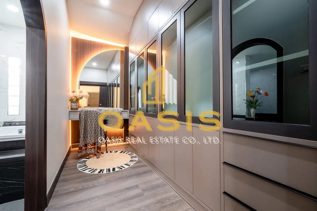 Beautiful Modern Luxury Home for Sale Pattaya Hill Village 2