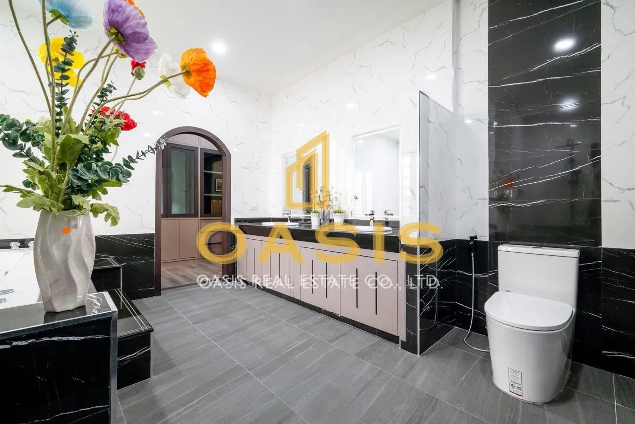 Beautiful Modern Luxury Home for Sale Pattaya Hill Village 2