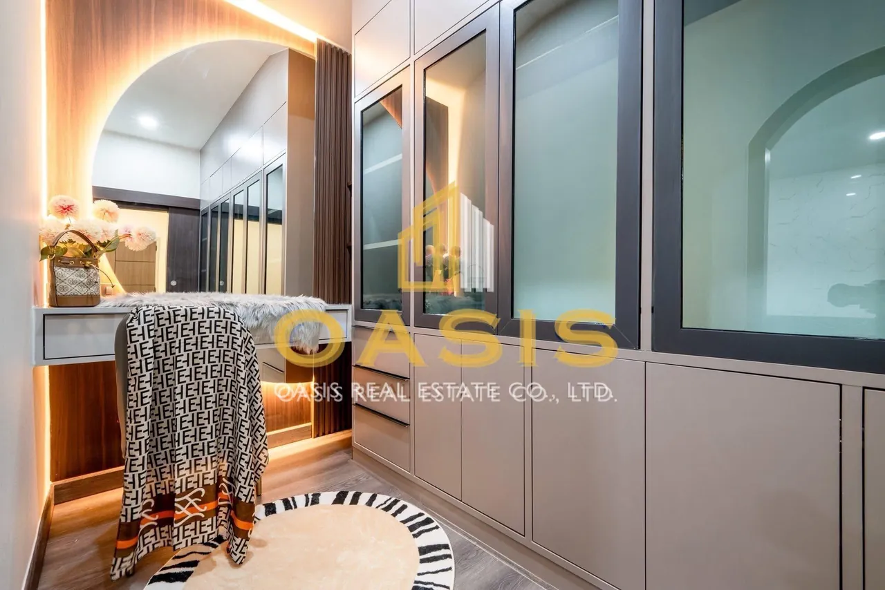 Beautiful Modern Luxury Home for Sale Pattaya Hill Village 2