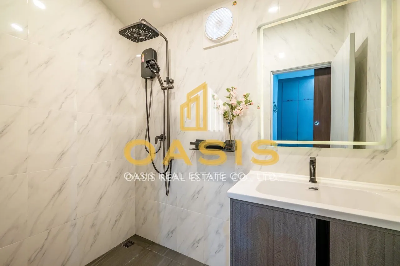 Beautiful Modern Luxury Home for Sale Pattaya Hill Village 2
