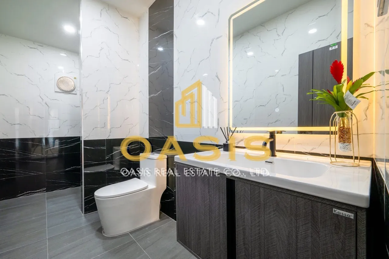 Beautiful Modern Luxury Home for Sale Pattaya Hill Village 2