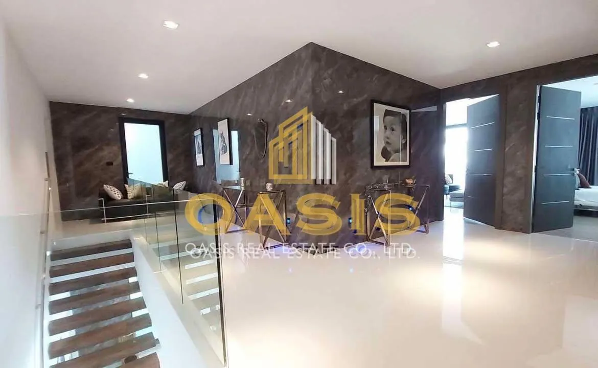 Prestigious Luxury Villa for Sale Pratumnak Soi 5