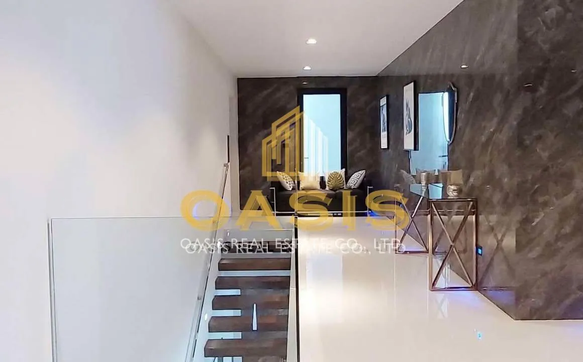 Prestigious Luxury Villa for Sale Pratumnak Soi 5