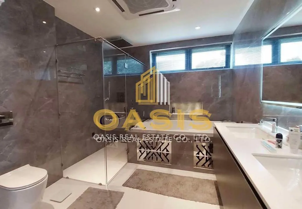 Prestigious Luxury Villa for Sale Pratumnak Soi 5
