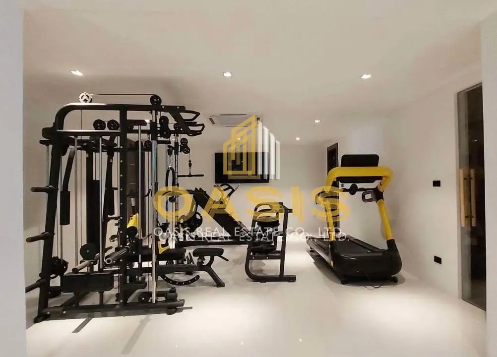 Prestigious Luxury Villa for Sale Pratumnak Soi 5