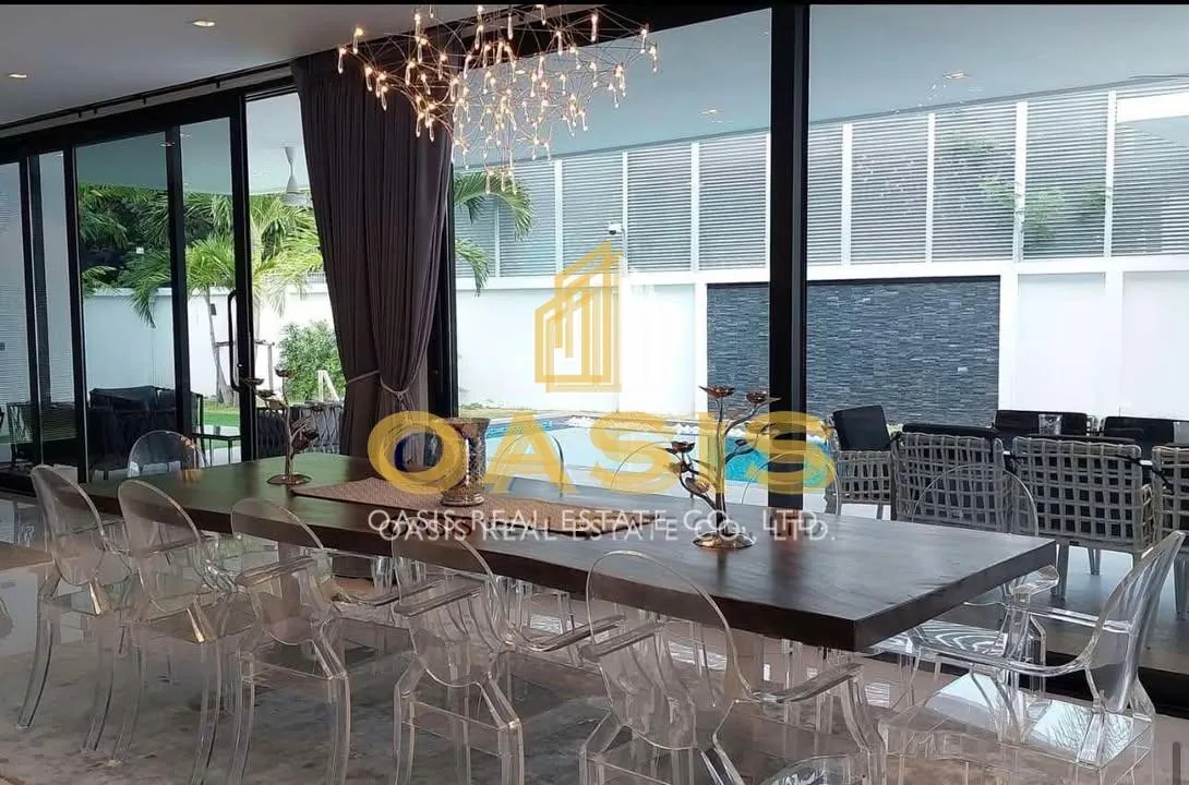 Prestigious Luxury Villa for Sale Pratumnak Soi 5