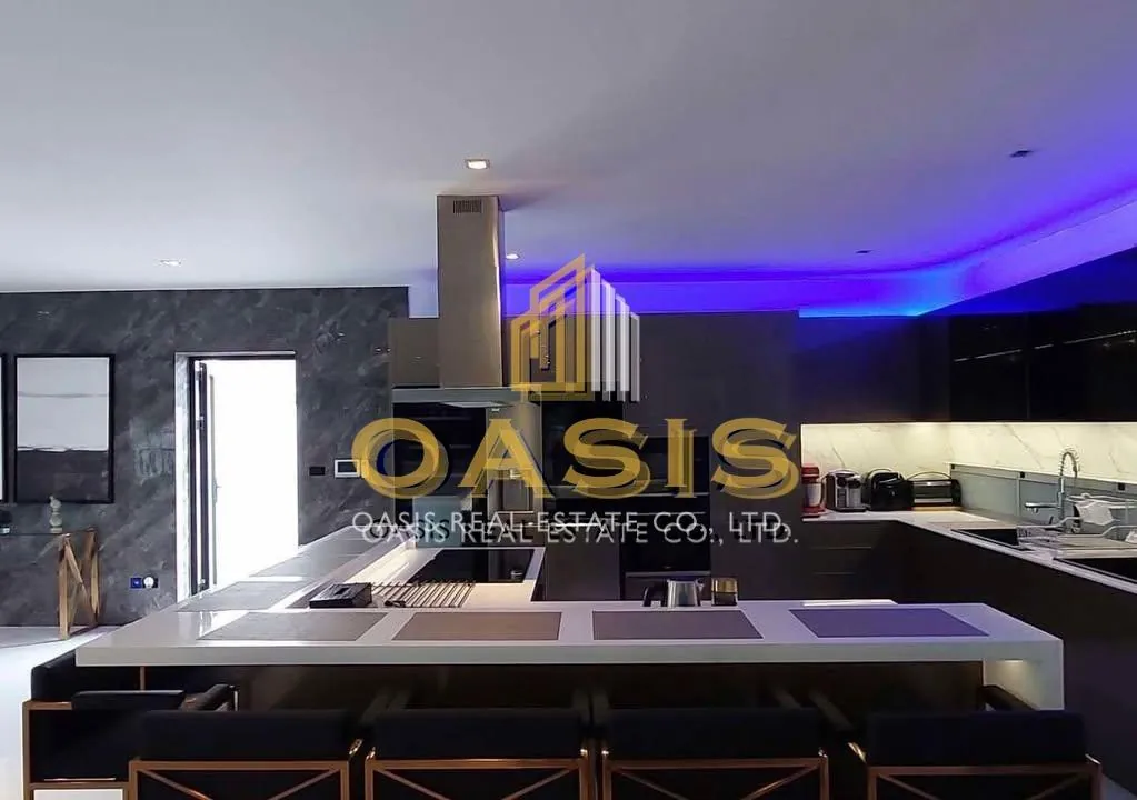 Prestigious Luxury Villa for Sale Pratumnak Soi 5