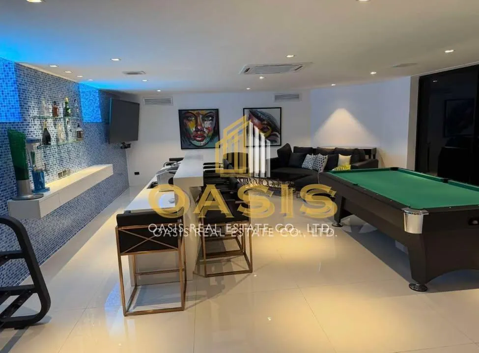 Prestigious Luxury Villa for Sale Pratumnak Soi 5