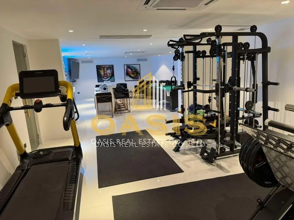 Prestigious Luxury Villa for Sale Pratumnak Soi 5