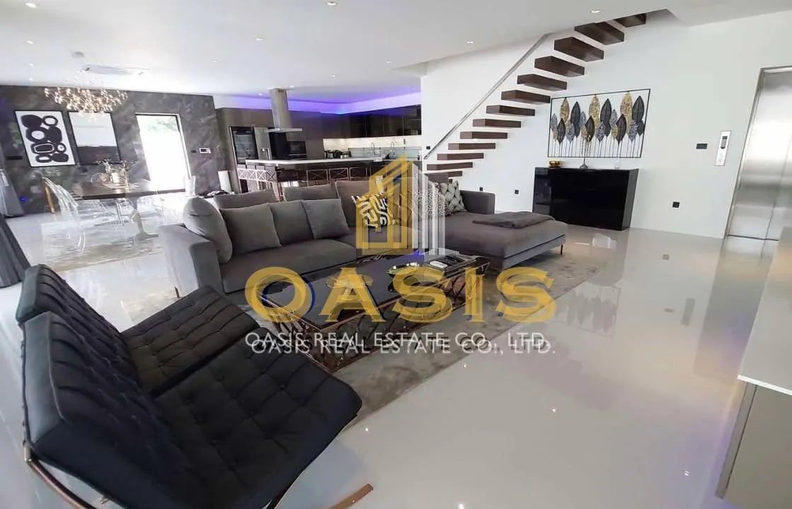 Prestigious Luxury Villa for Sale Pratumnak Soi 5
