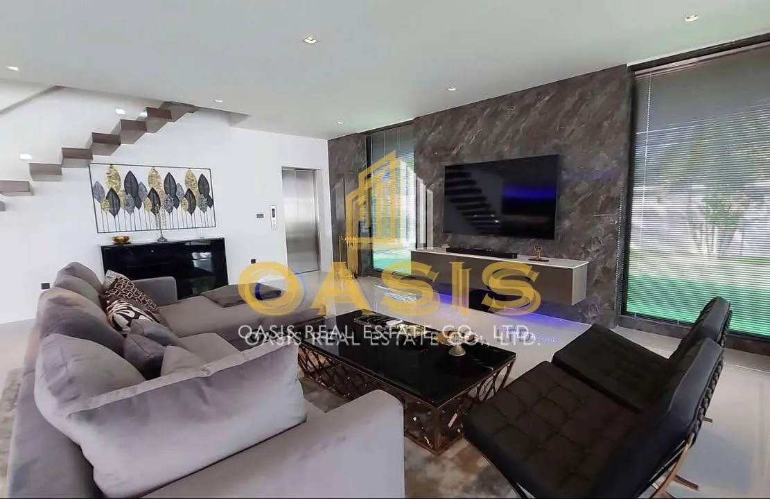 Prestigious Luxury Villa for Sale Pratumnak Soi 5