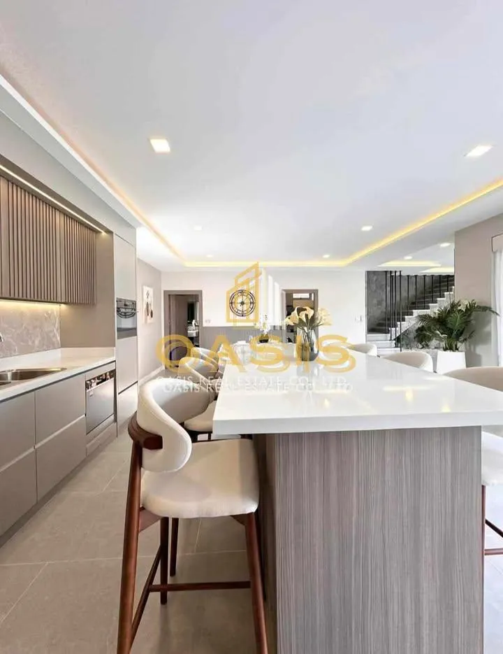 Luxury Modern Style Pool Villa for Sale in Huai Yai