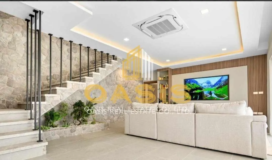 Luxury Modern Style Pool Villa for Sale in Huai Yai