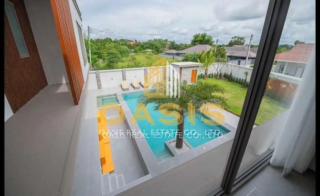 Luxury Modern Style Pool Villa for Sale in Huai Yai