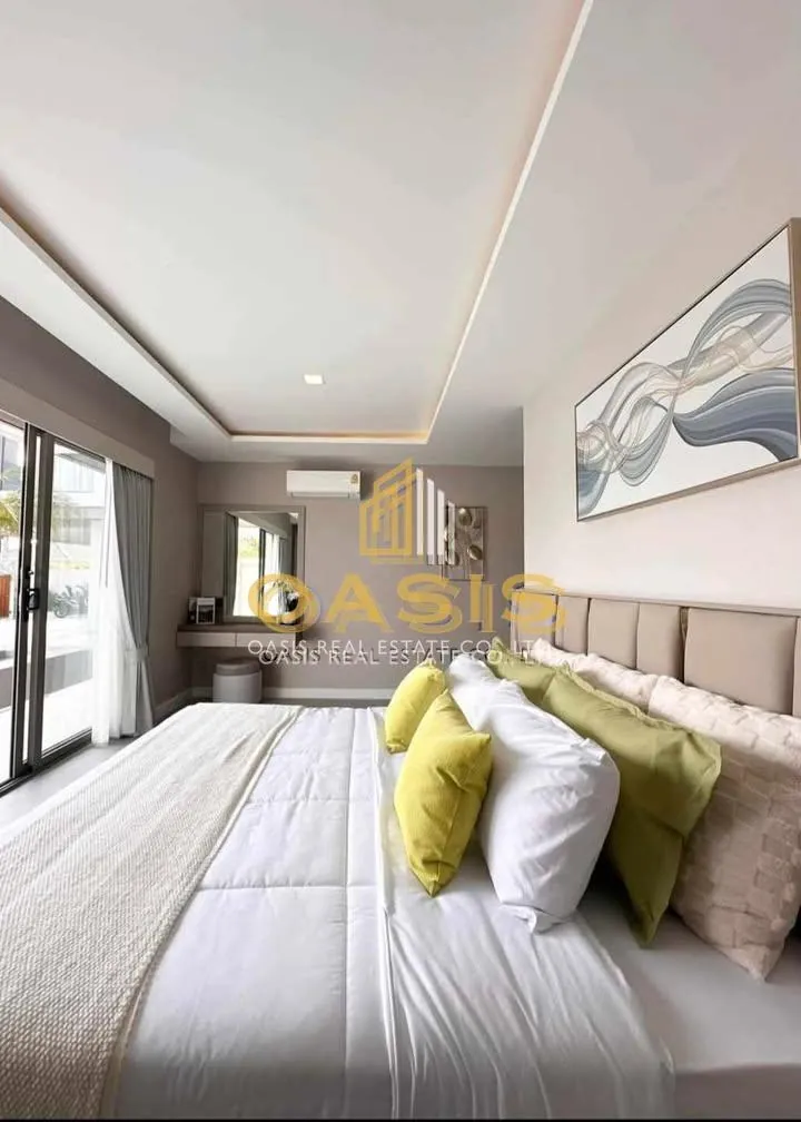 Luxury Modern Style Pool Villa for Sale in Huai Yai