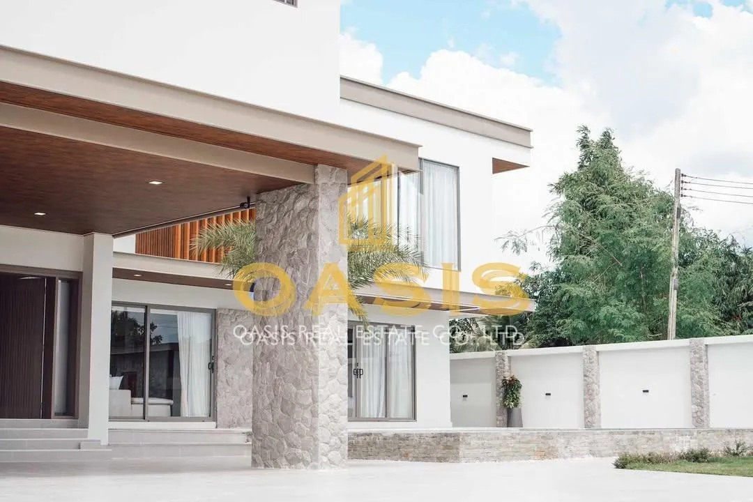 Luxury Modern Style Pool Villa for Sale in Huai Yai