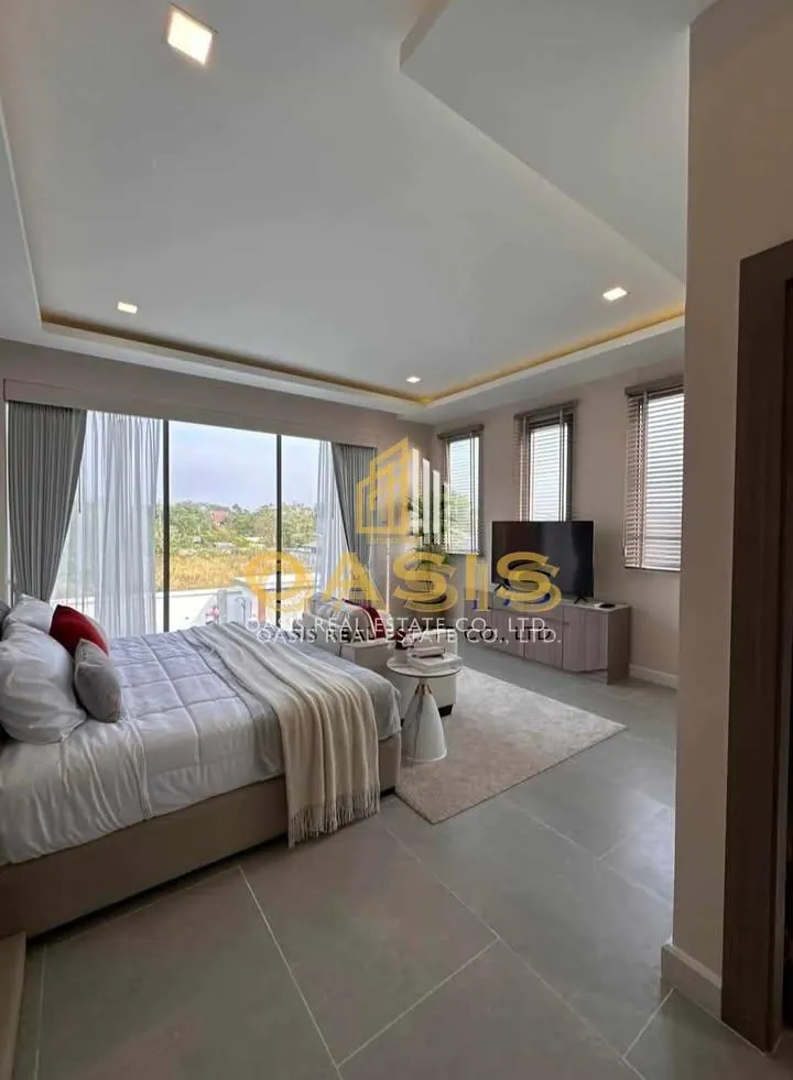 Luxury Modern Style Pool Villa for Sale in Huai Yai