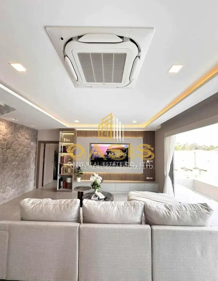 Luxury Modern Style Pool Villa for Sale in Huai Yai