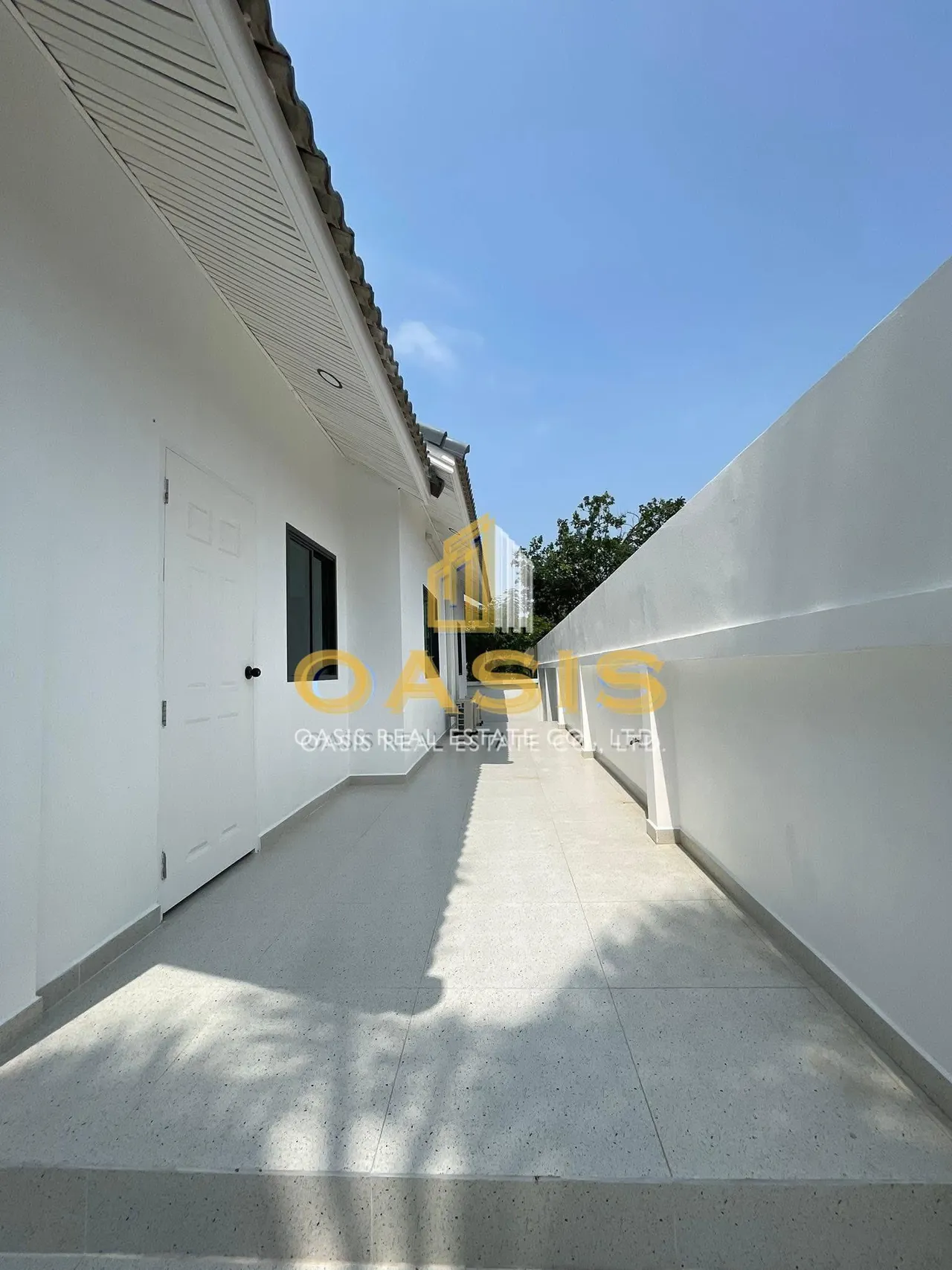 Stunning Single-Storey House for sale