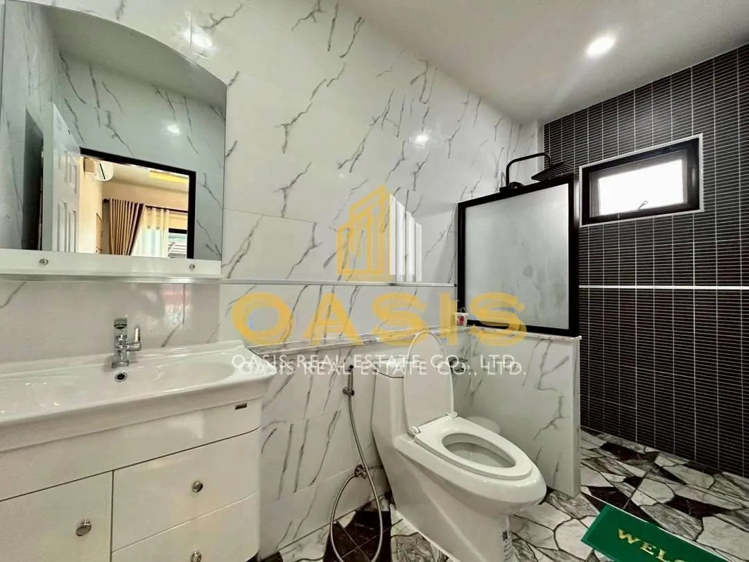 Charming Pool Villa Near Mabprachan Reservoir For Sale