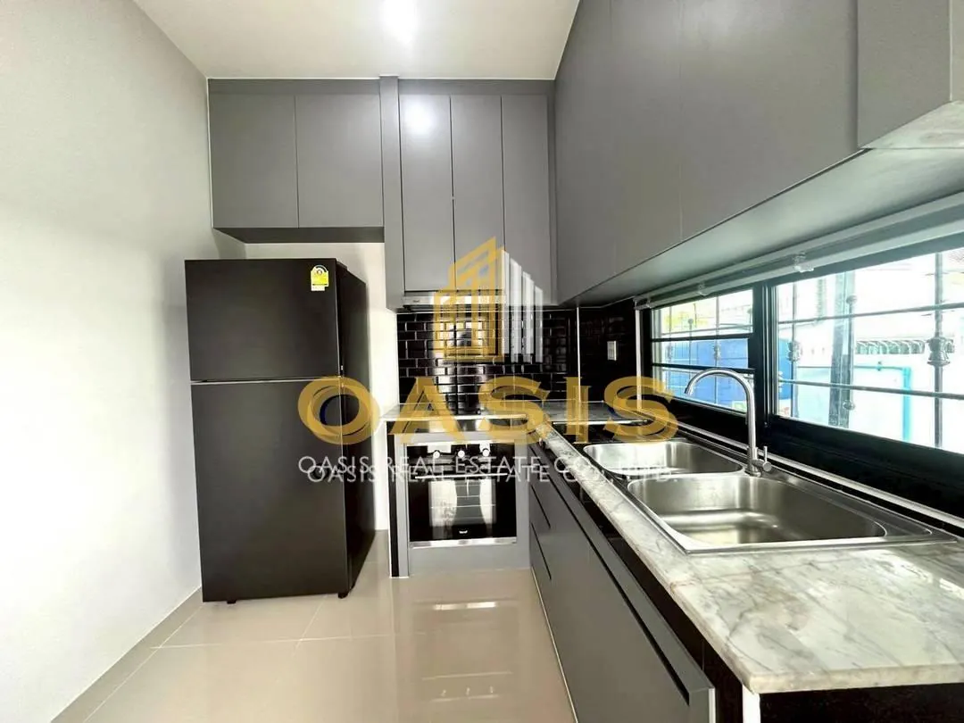 Charming Pool Villa Near Mabprachan Reservoir For Sale