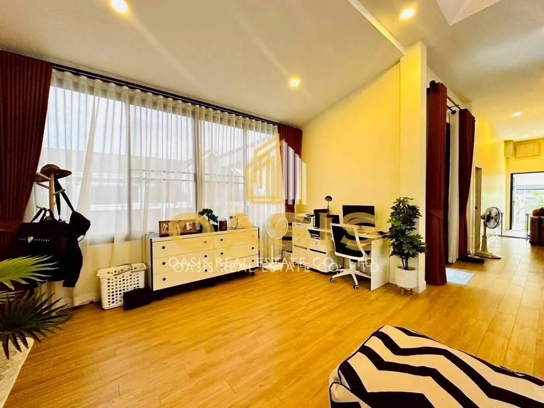 Scandinavian-Style Corner Pool Villa Near Mabprachan Reservoir