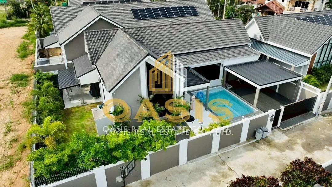 Scandinavian-Style Corner Pool Villa Near Mabprachan Reservoir
