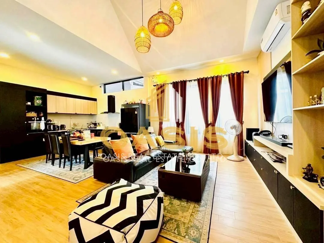 Scandinavian-Style Corner Pool Villa Near Mabprachan Reservoir