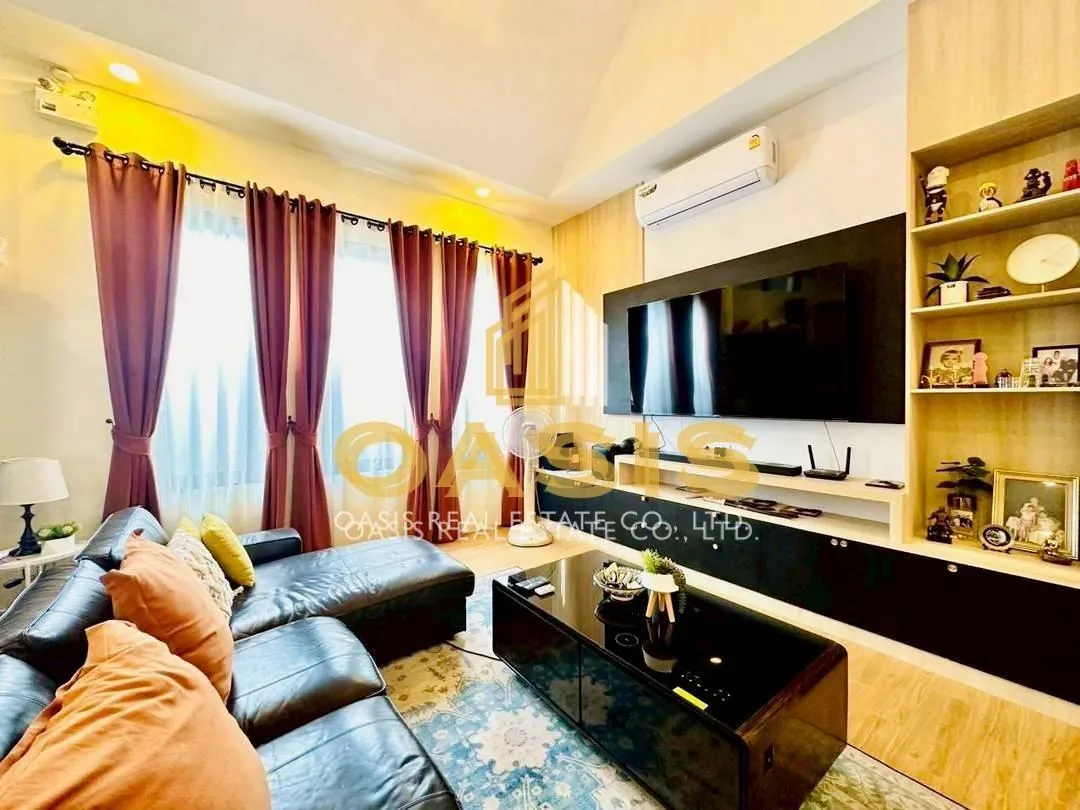 Scandinavian-Style Corner Pool Villa Near Mabprachan Reservoir